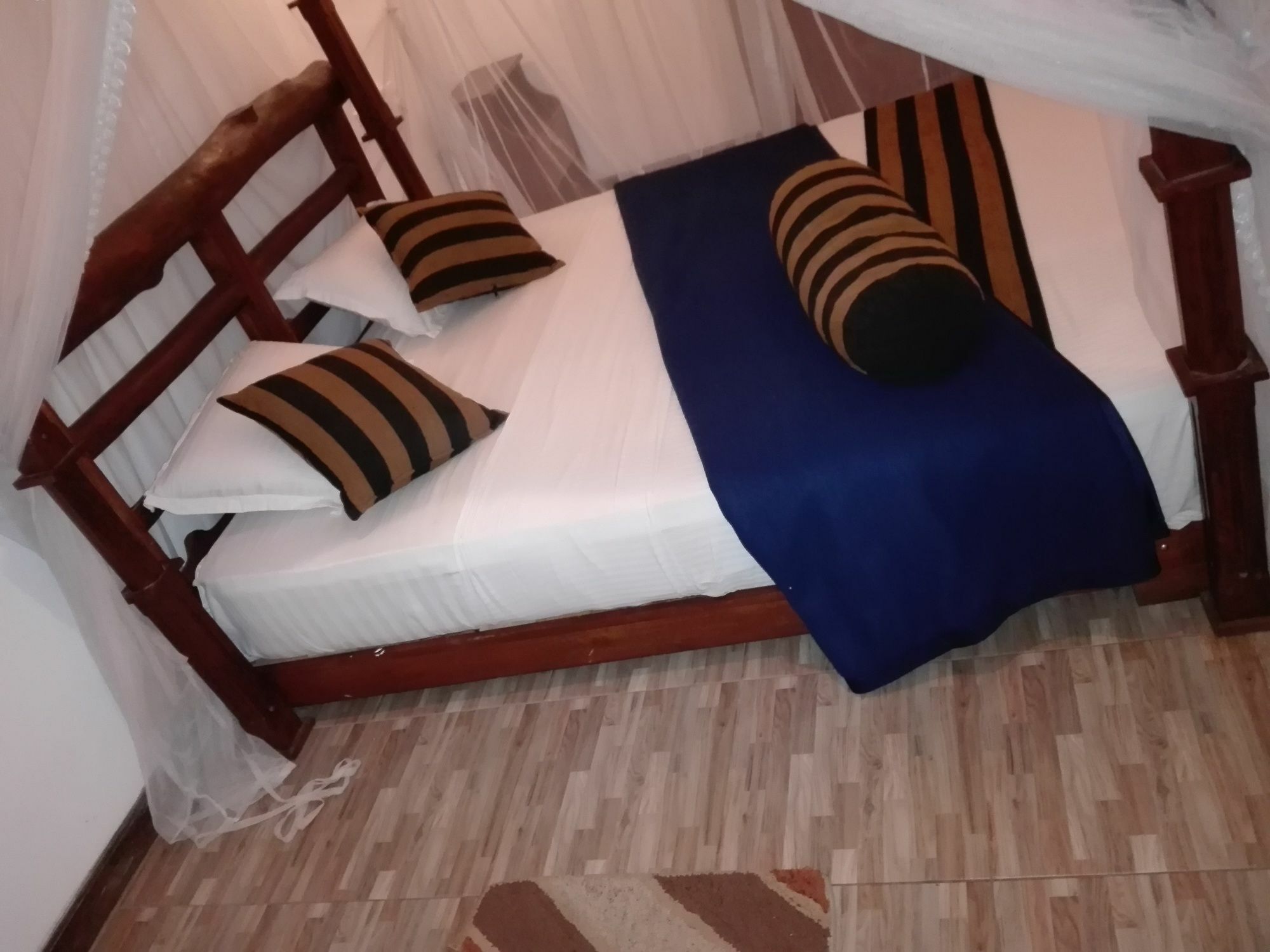 Shadow Inn Ella Zewnętrze zdjęcie